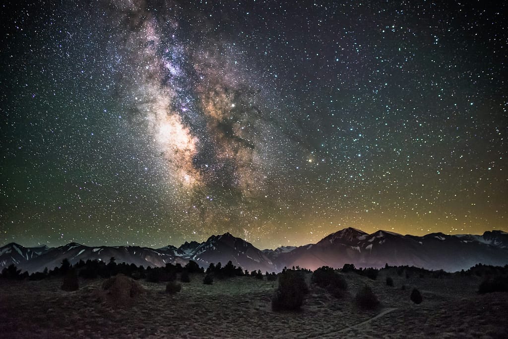 Image: night sky without light pollution showing stars and milky way