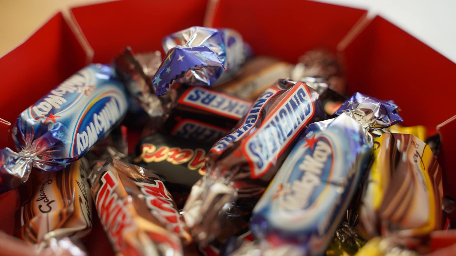 Image: A bowl of Halloween candy