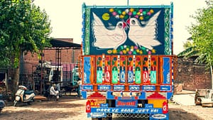 Image: Birds painted on the back of a truck