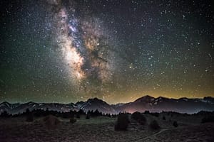 Image: night sky without light pollution showing stars and milky way